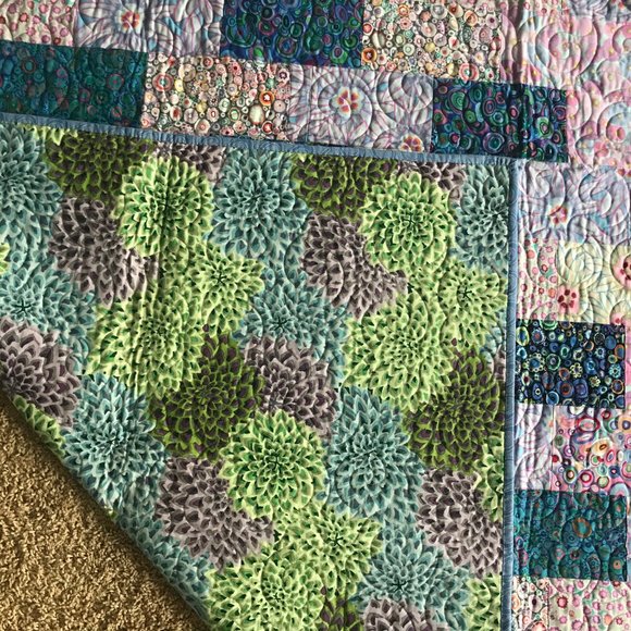 Quilt or Throw handmade SIZE 66" X 56 Beautiful - Picture 6 of 6